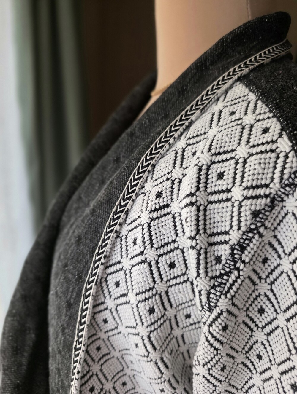 Tribal Jeans Black White Geometric Draped Waterfall Open Cardigan Sweater Med - Picture 3 of 11